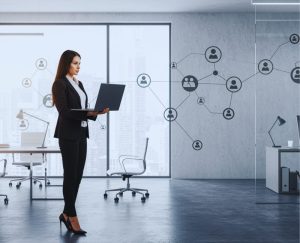 HR Outsourcing vs. In-House HR: Which Choice Is Right for Your Business? Externalizare HR vs HR intern: care este alegerea potrivită pentru business-ul tau