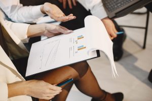 Evaluarea angajaților: cum faci corect evaluările de performanță fără tensiuni Evaluarea angajaților: cum faci corect evaluările de performanță fără tensiuni